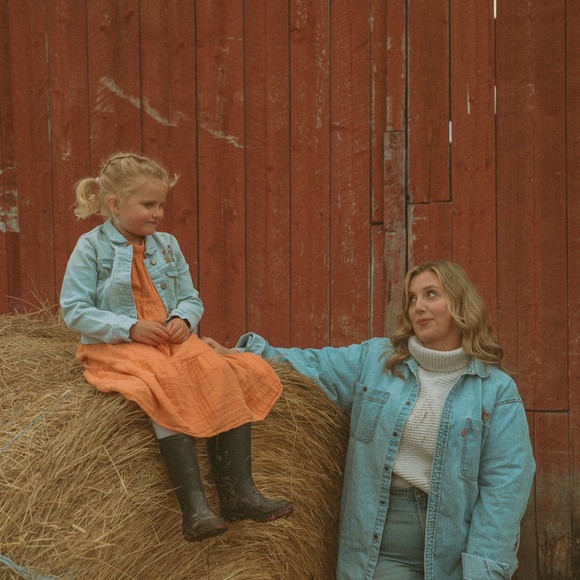 Welcome to my closet! - Picture 5 of 10